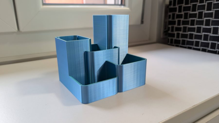 multiplane pen holder