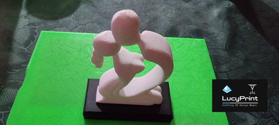 Lovers statue