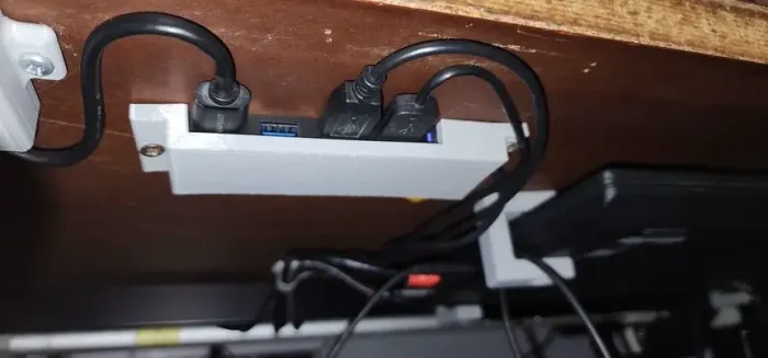 Anker USB hub mount