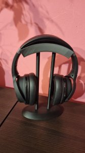 Headphones stand / stojánek na sluchátka