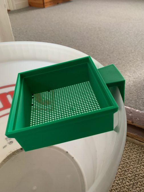 Bucket sieve for Aquatic Soil / Sand
