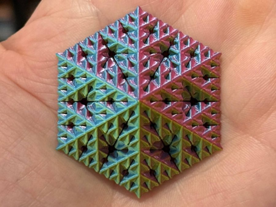 Sierpiński Snowflake Fractal Pyramid - Level 3 (Vase Mode)