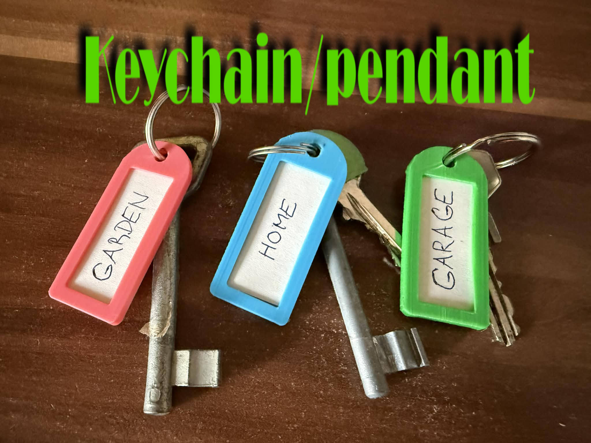 Keychain/pendant with name tag