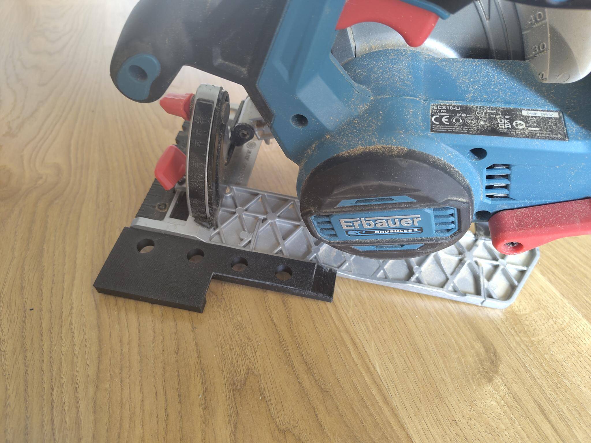 Erbauer ECS18-LI - Plunge saw track jig