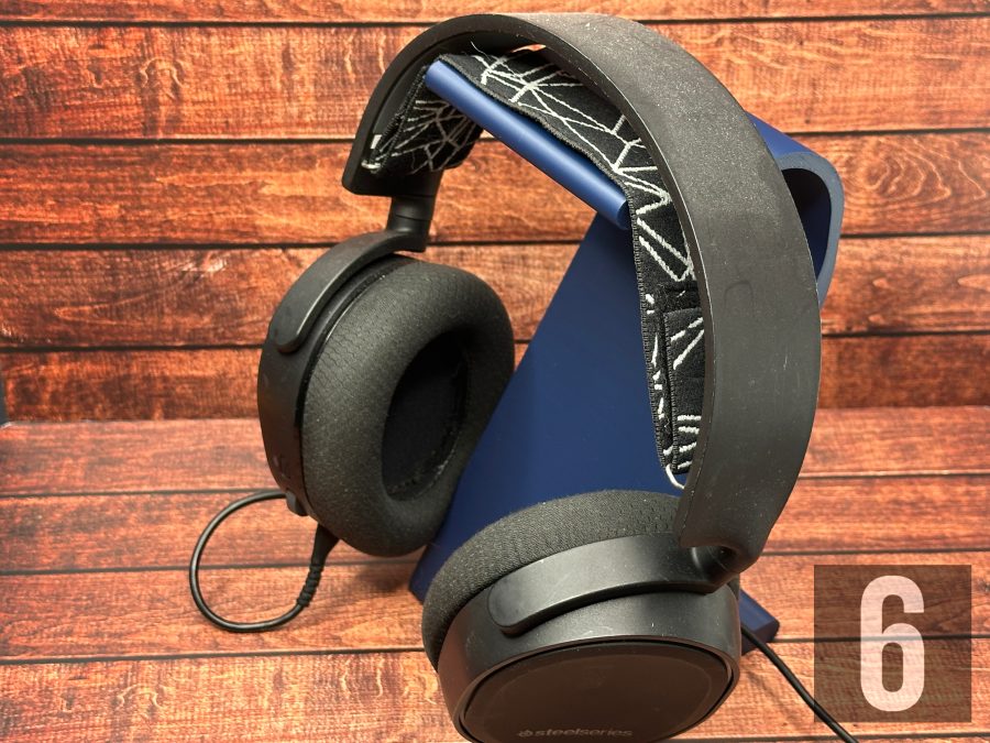 Sleek Headphone Stand
