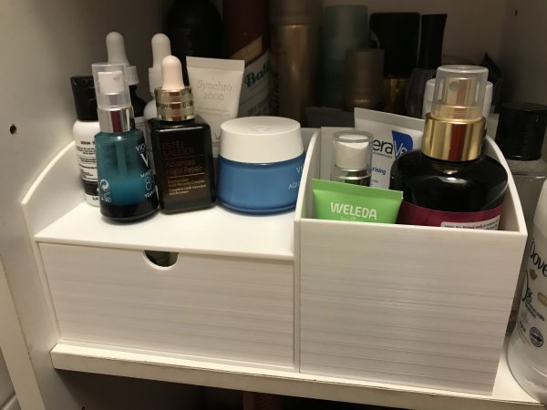 Bathroom organizer.
