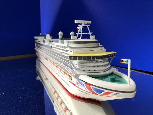 P&O Cruises Ventura 1:500 Cruise Ship