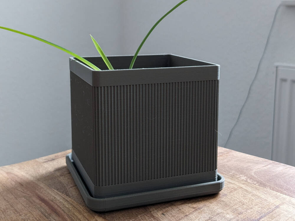 Cubic planter