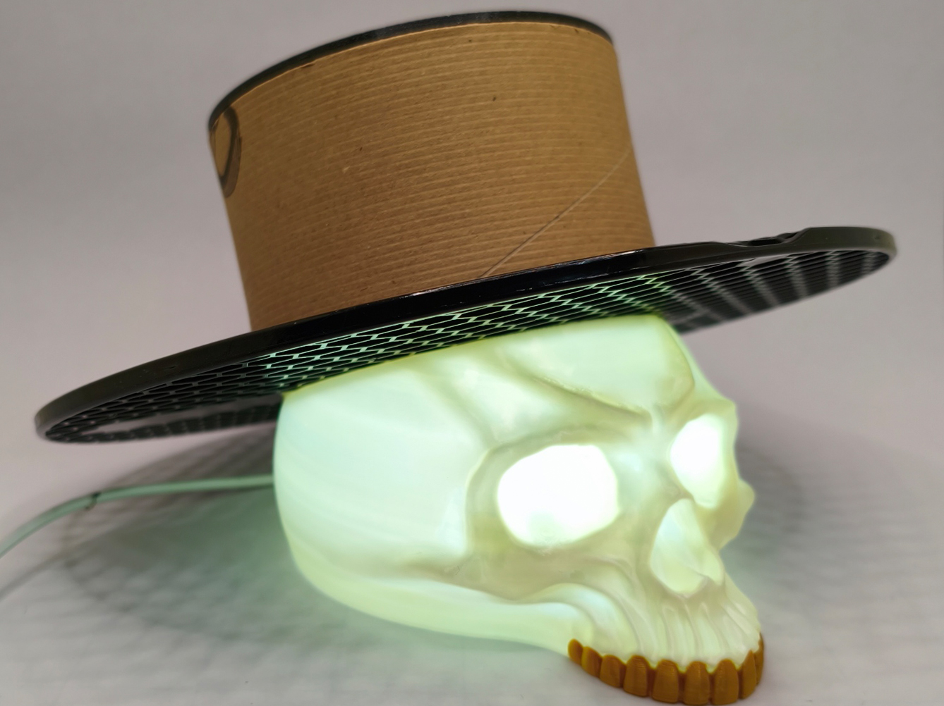 Illuminated Skull Lamp – Prusament Spool Upcycle