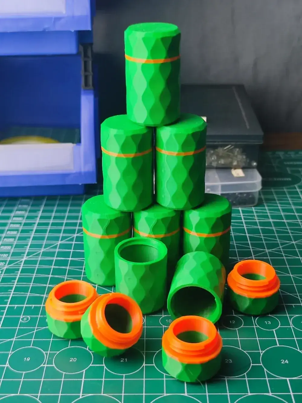 sub-bottles / dispensing bottles