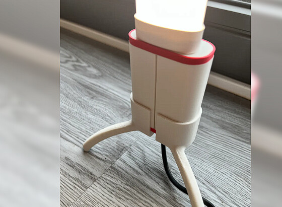 Trípode LED "Luminaria LED para ambientes húmedos"