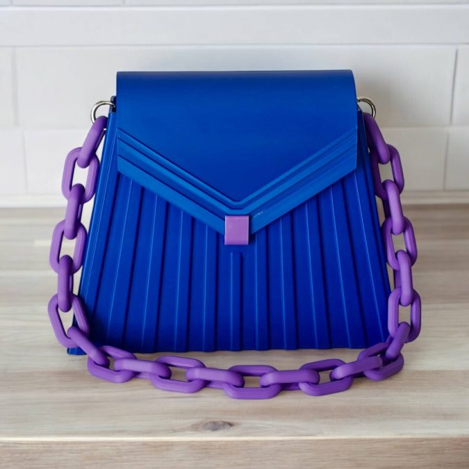 Max Bag with Closure