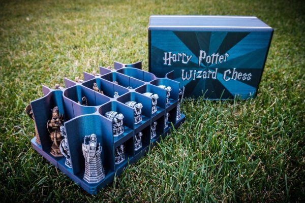 Harry Potter Wizard Chess with Storage Box