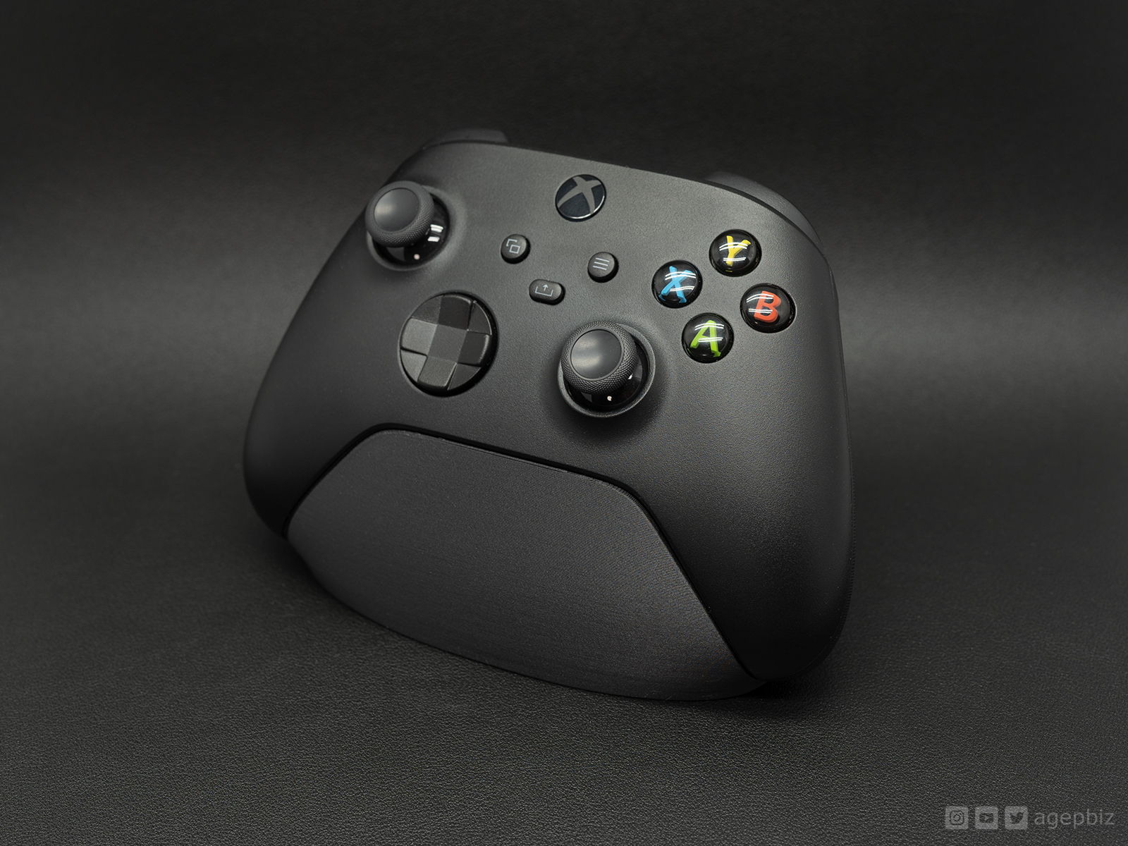 Minimalistic Xbox Controller Stand