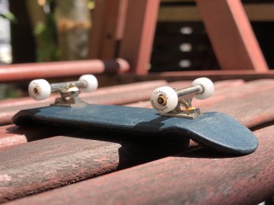 Fingerskateboard by Domas