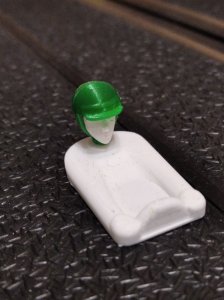 Hlava pilota formule (otevřená helma se štítkem)