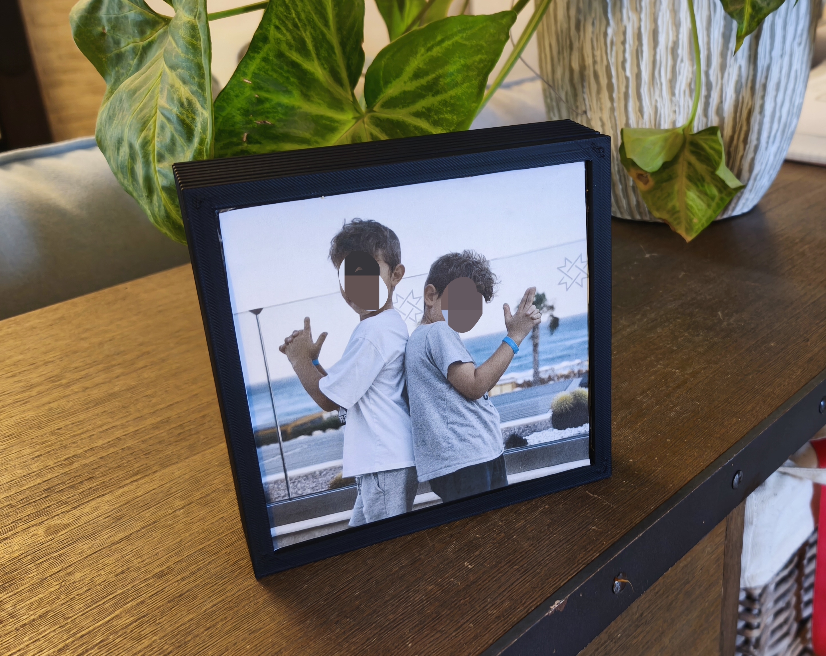 secret box picture frame