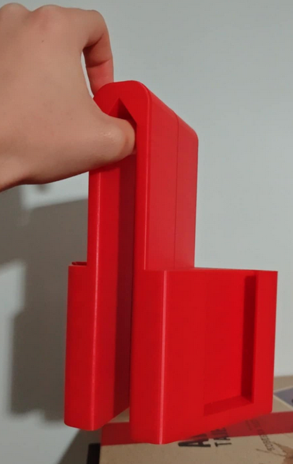 Phone Holder on the tennis net