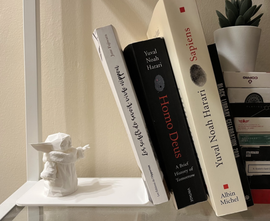 Low-Poly Baby Yoda book stand / book end