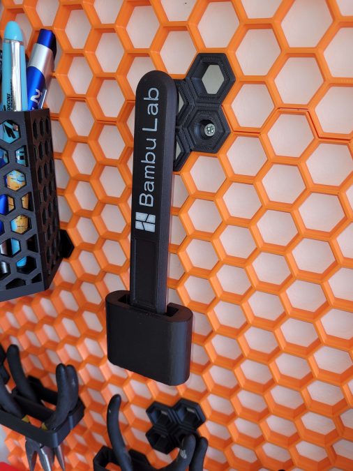 Holder for the bambu lab scaper on Honeycomb