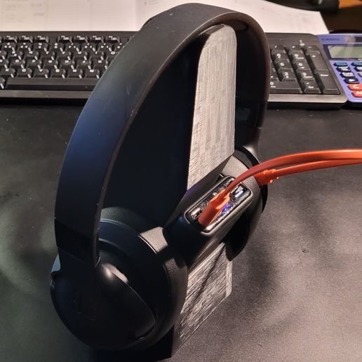 Headphone stand