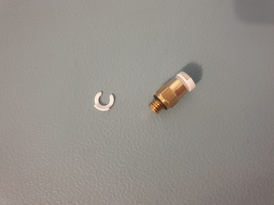 PC4 Connector Clip