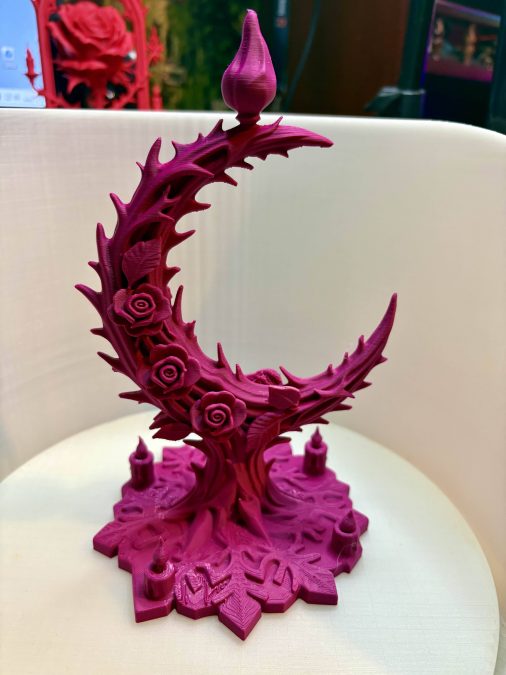 Rose-Thorn Crescent Altar
