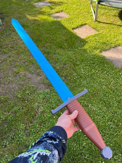 Extendable, retractable, collapsing long sword