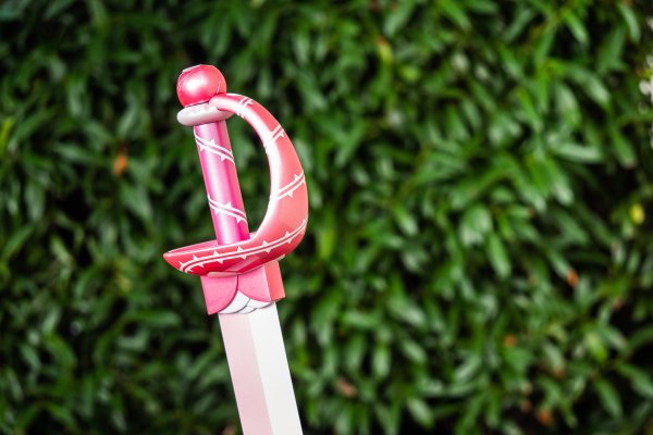 Rose Quartz's Sword - Steven Universe Replica Prop
