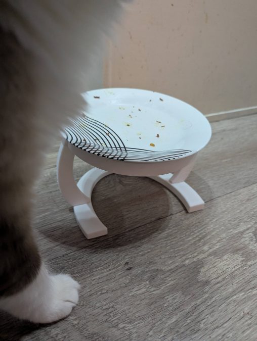 Angled Catfood stand