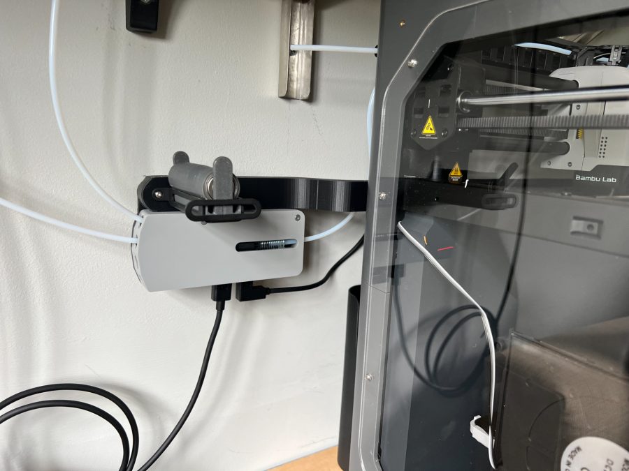Side spool mount with AMS Hub mount