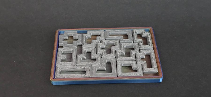 Clothed Pentominoes by Satoru Natsuki